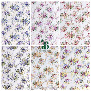 ลายช่อดอกไม้เล็ก พื้นขาวครีม