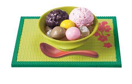 รีเม้นท์ชุดซากุระสวีทประกอบด้วยขนมหวานแบบฉบับญี่ปุ่นrement Sakura sweets