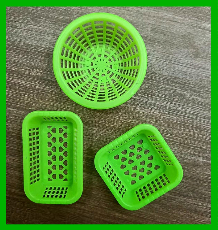 ตะกร้าจิ๋วสีเขียวสะท้อนแสงสำหรับจัดอาหารจิ๋วให้เพอร์เฟคเสมือนจริงสำหรับนักปั้นดินจิ๋วทุกท่าน