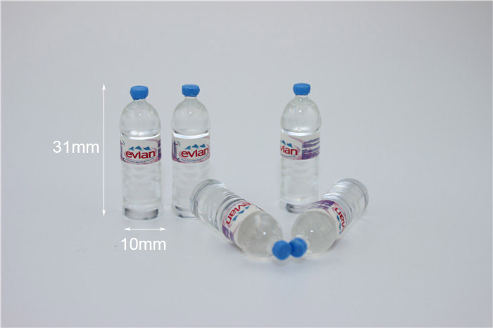 น้ำดื่มจิ๋วขวดใสงานจำลองน้ำดื่มevian ฝาขวดสีฟ้าขวดกลมสำหรับผู้ที่รักการสะสมของจิ๋วโดยเฉพาะ