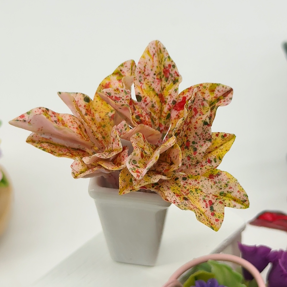 5 pieces Miniature Leaf Caladium (clay)