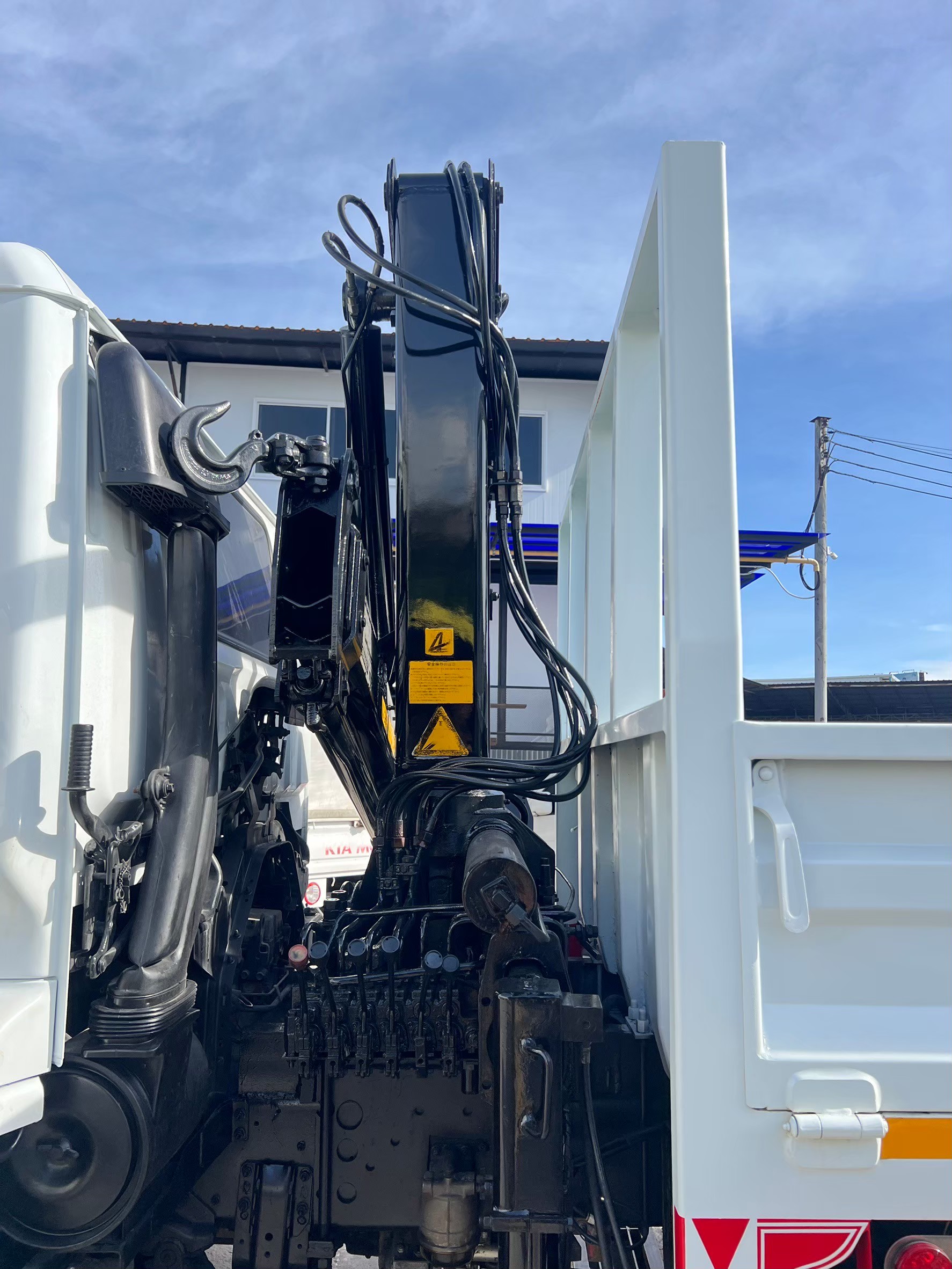 6ล้อเครนอีซูซุ.isuzu FTR200แรง ISUZU MAXLOAD ปี2549 ติดเฮี๊ยบพับ3ตันยางใหม่780,000บ.Pro750,000บ.