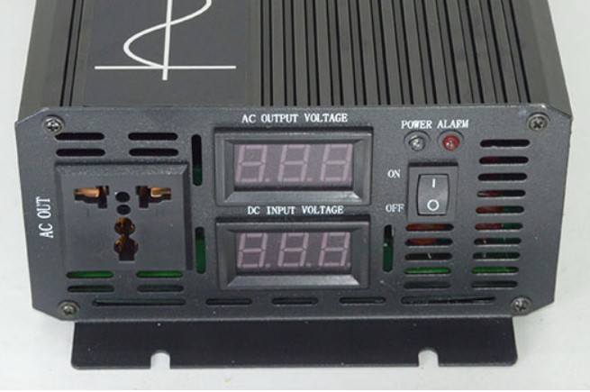 3.อินเวอร์เตอร์ 12v-24v 2000w SWIPOWER (SP-2000L) pure sine wave