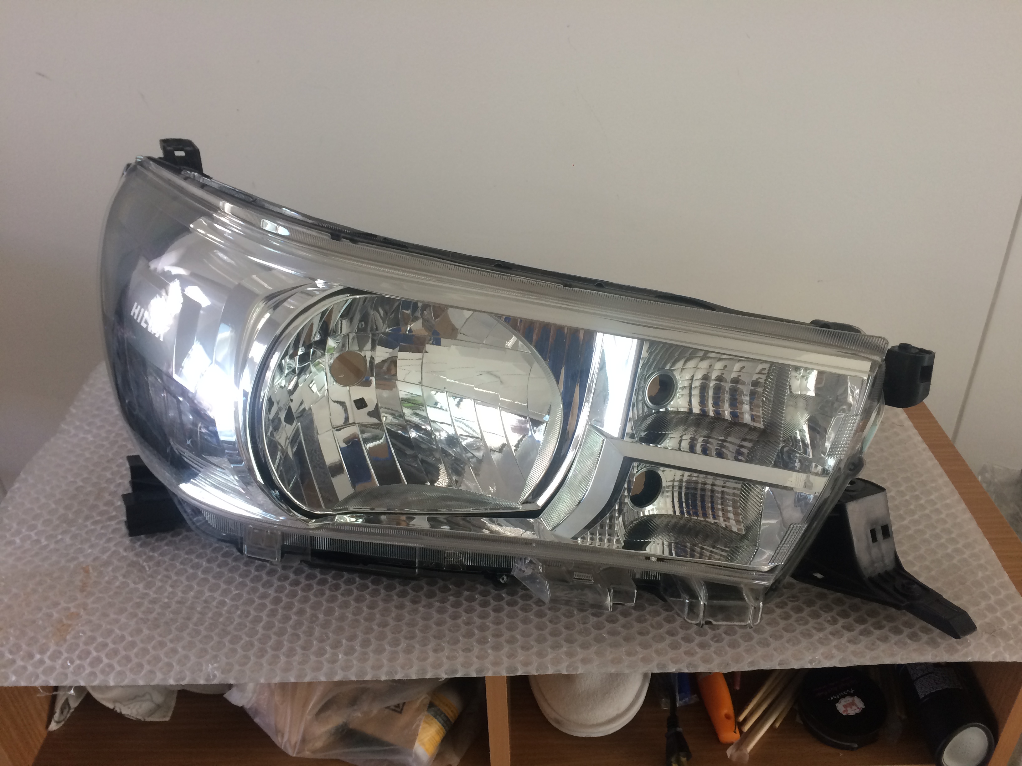 Headlight Toyota Hilux REVO - Right