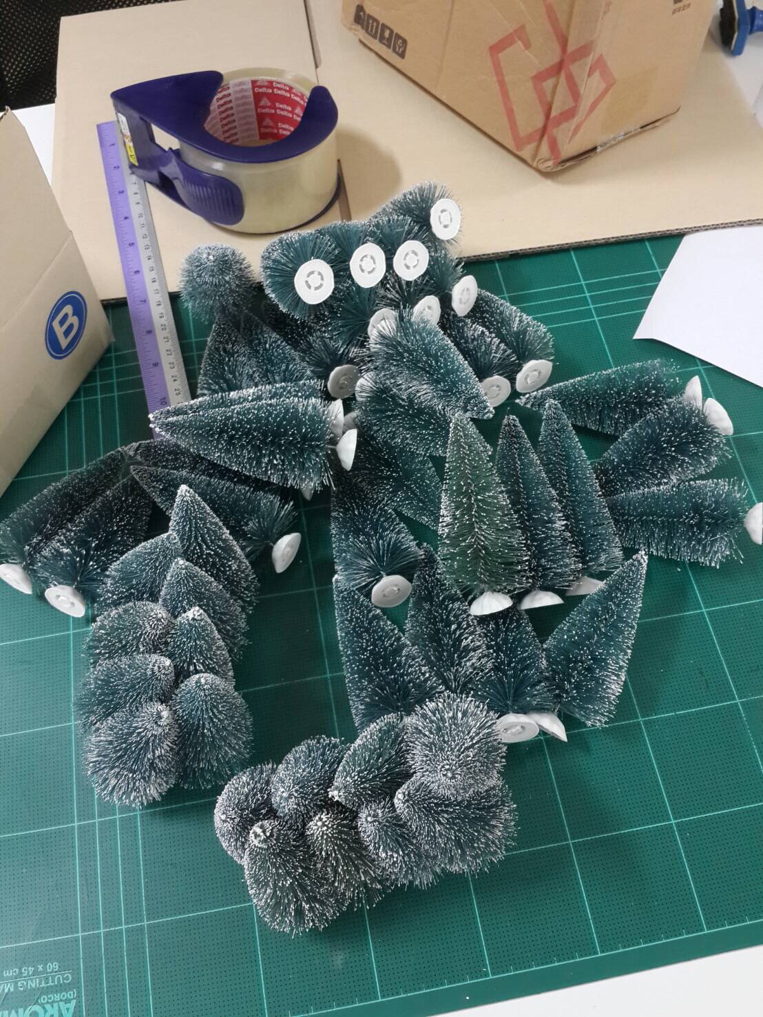 ต้นสนคริสมาสต์จิ๋ว