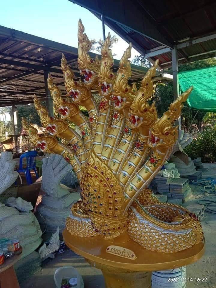 พญานาค 9 เศียร สีทอง รุ่นรวยทรัพย์