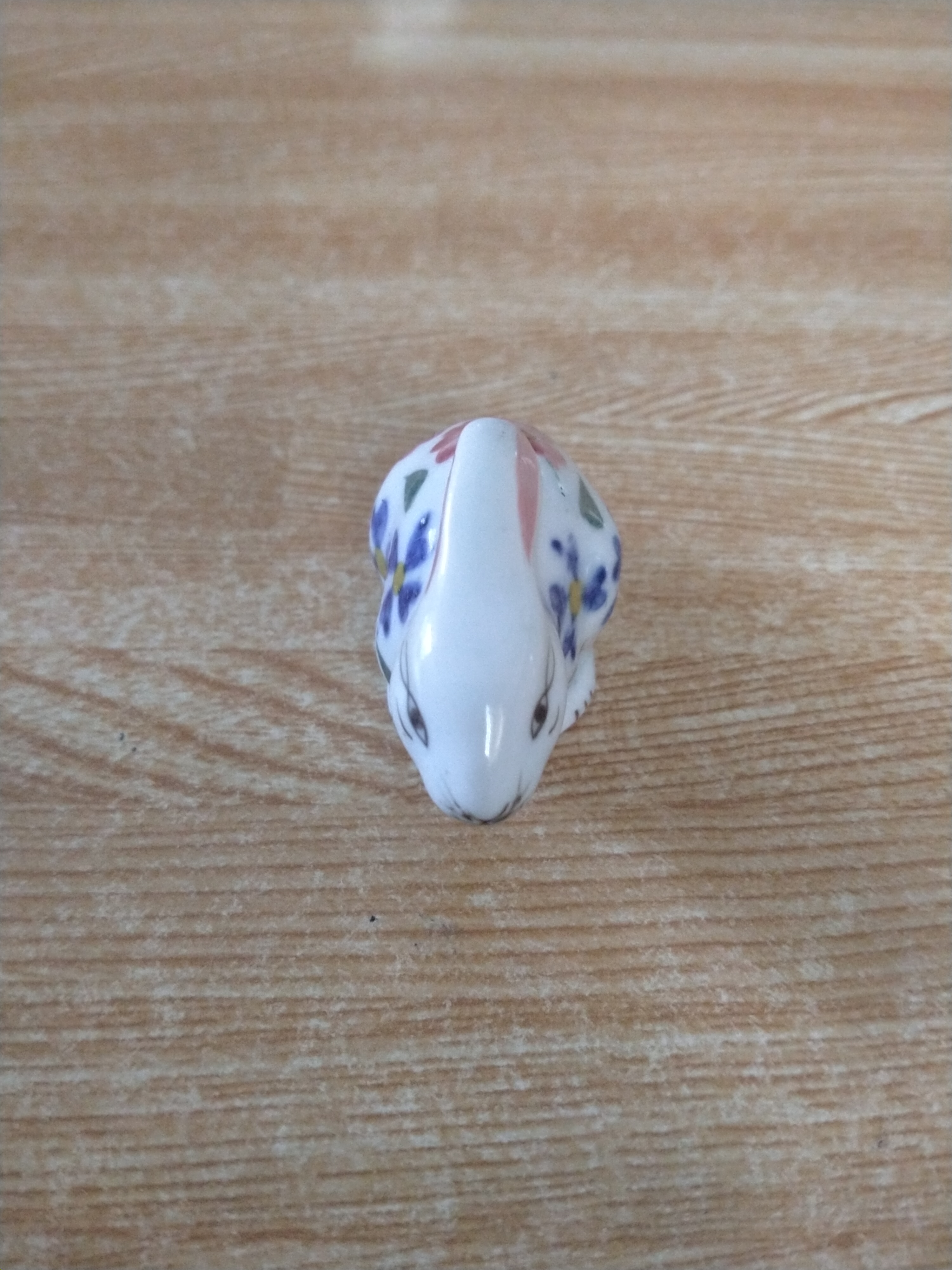 ตุ๊กตากระต่าย (เซรามิค)