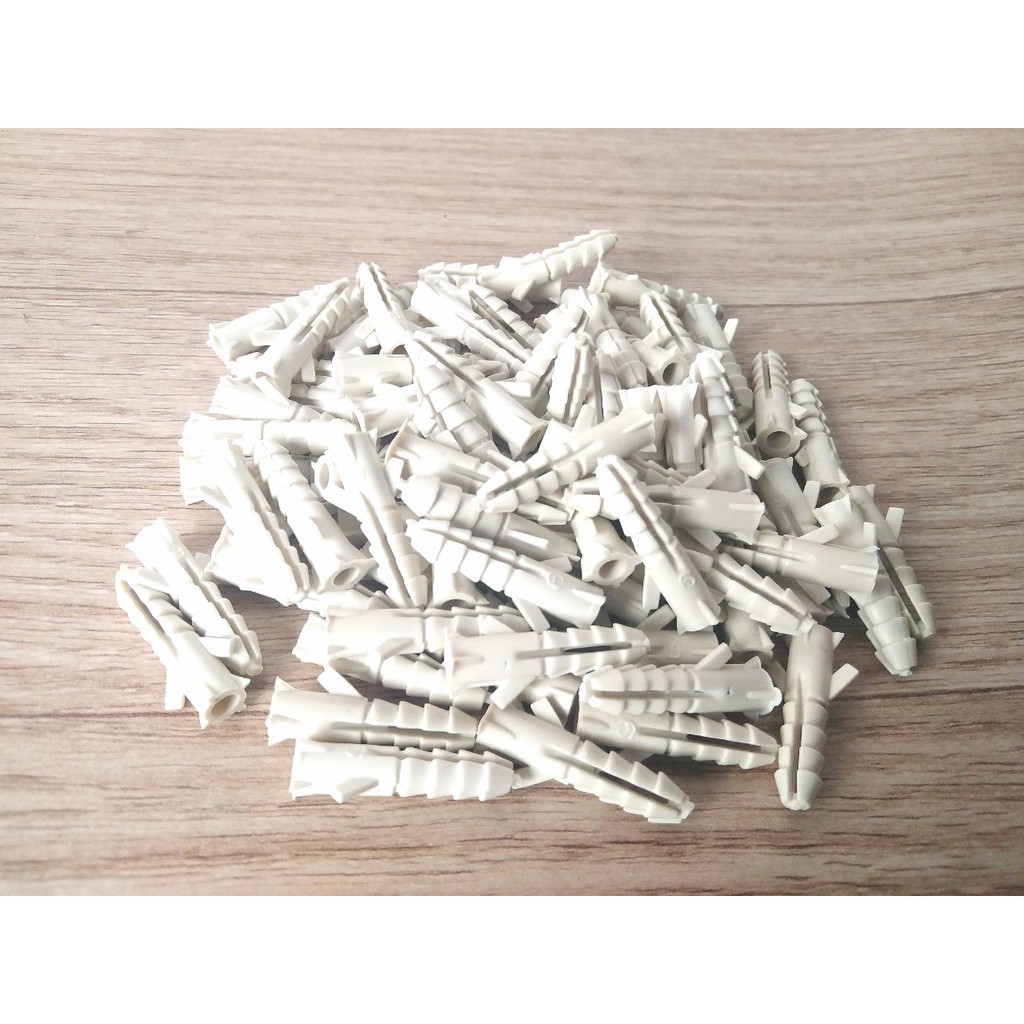 พุกพลาสติกพร้อมน๊อต Eagle one แบบกล่อง แบ่งขายเป็นกล่อง