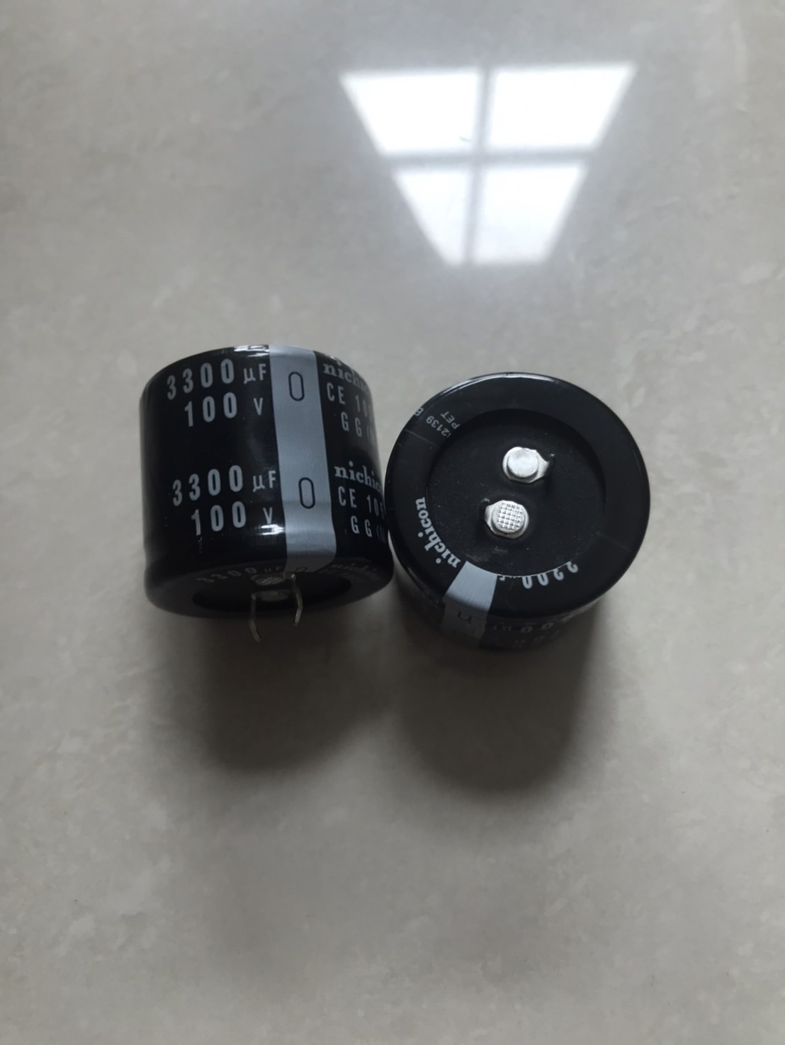 3300UF 100V 35*30 Nichicon (ราคา1ตัว)