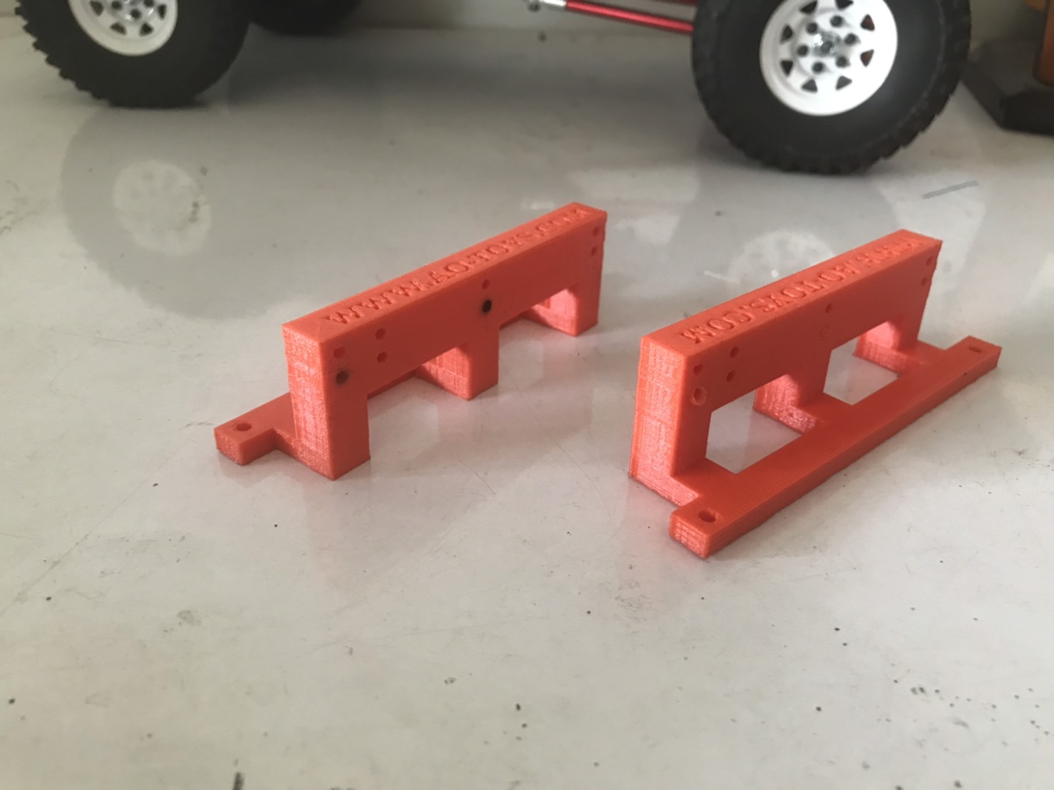 ขาจับบอดี้ Hilux ใส่ Tamiya CC-01