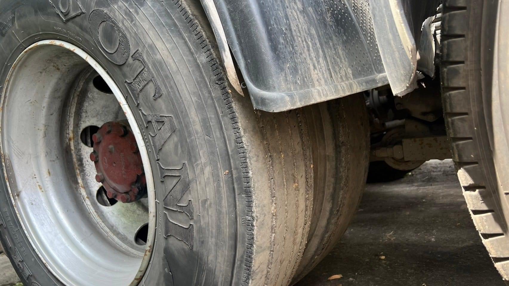 10ล้อหัวลากNISSAN UD 454 นิสสันยูดี 320แรงม้าปี2551 355,000 ขายตามสภาพไม่รับประกัน