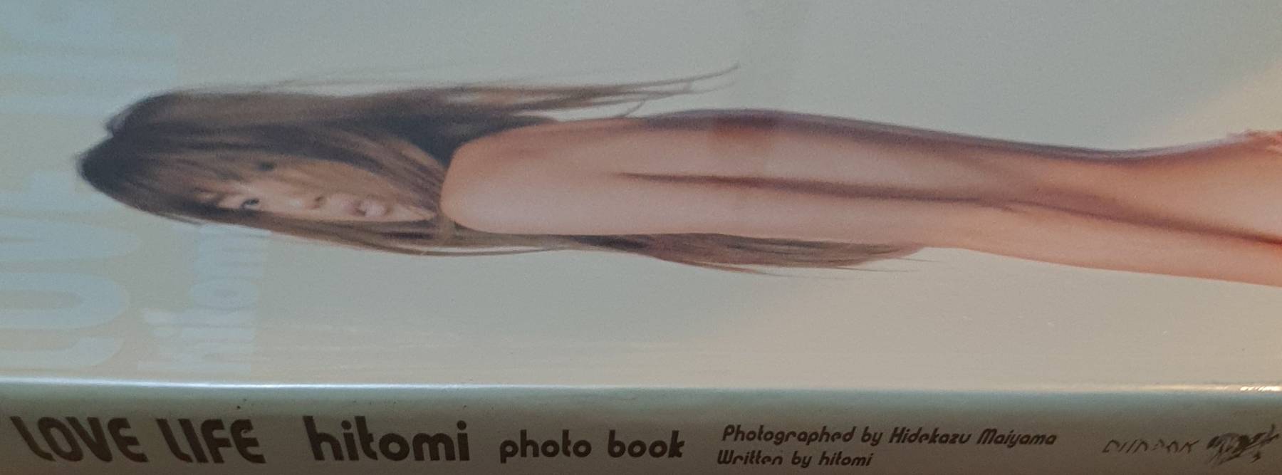 Love Life : Hitomi (Photo Book)