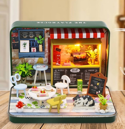 โมเดลจำลองร้านคาเฟ่จิ๋วSummer The Play House สำหรับdiy อุปกรณ์พร้อมประกอบสำหรับผู้ที่รักงานโมเดล ฟิกเกอร์จิ๋ว