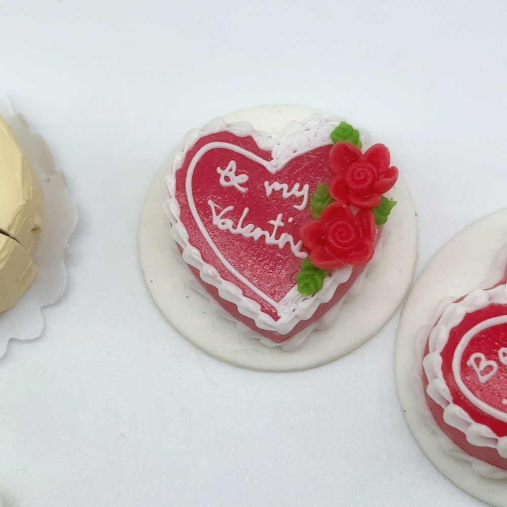 Miniature Heart Cake “Be my Valentine”