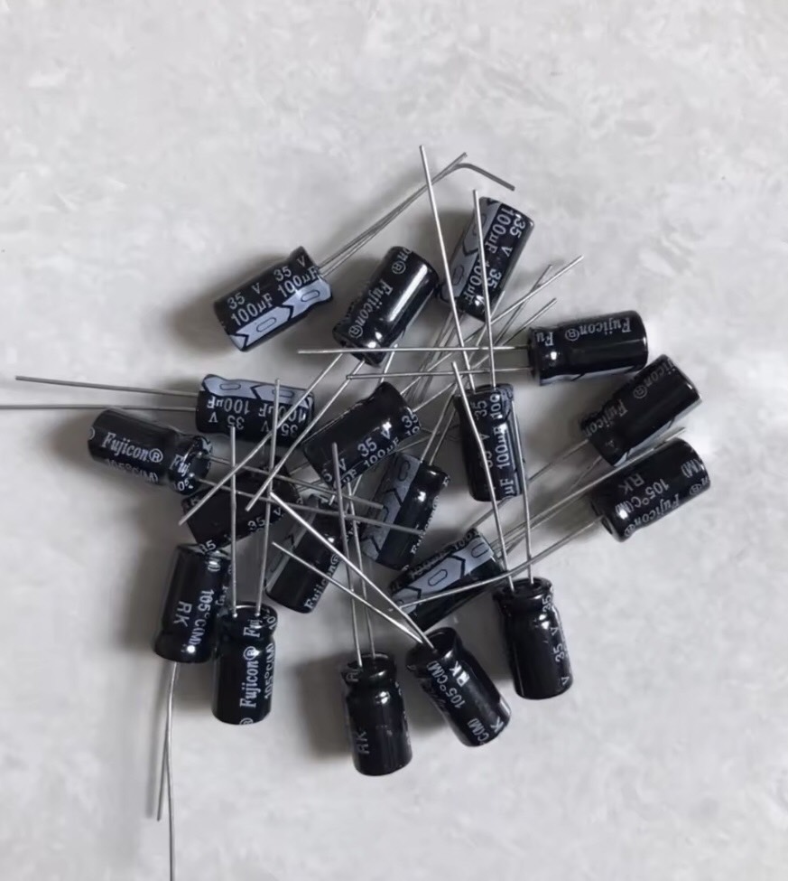 100UF 35V DIP FUJICON