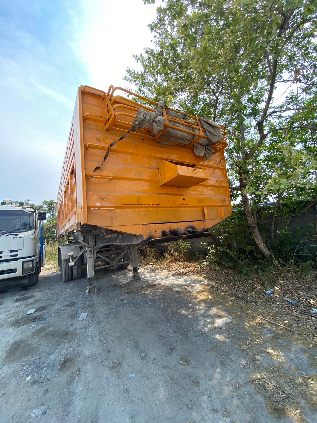 หางเซมิดั้ม2เพลา10น้อตปี2559สภาพพร้อมใช้ 380000