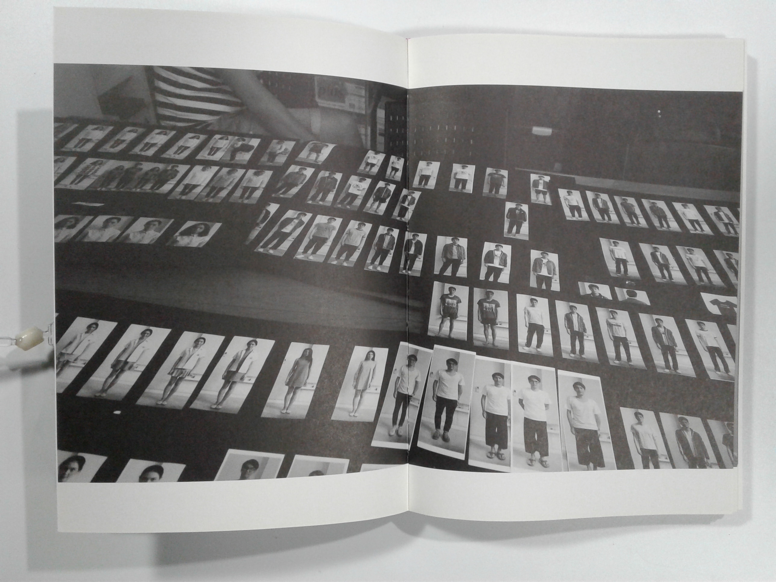 for 610 days,I've stayed with these two.หนังสือ โฟโต้บุ๊ค ภาพยนตร์เรื่อง ฟรีแลนซ์ หนังสือ [คุ้มอักษรไทย]