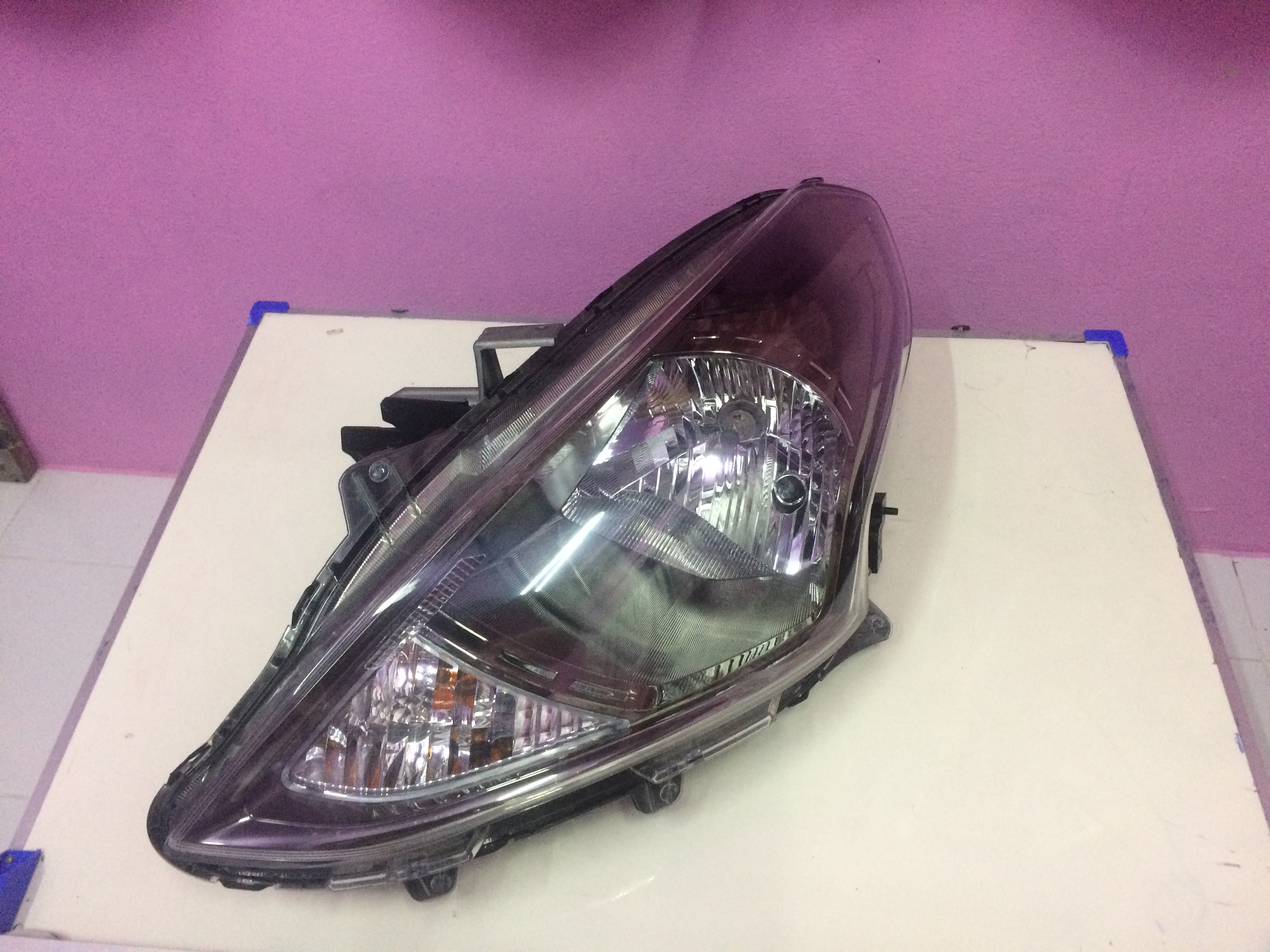 Headlight Nissan Almera ECO MC sporttech รมดำ - L