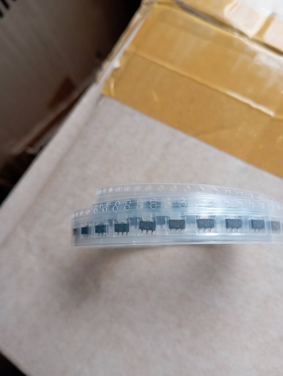 2SA1213-Y SOT-89 Toshiba NY (1ชุดมี10ตัว)
