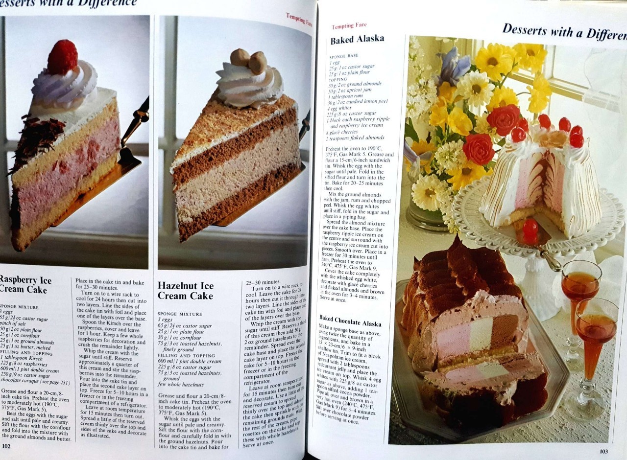 The Best of Baking : Over 350 Delicious Recipes illustrations in full Colour