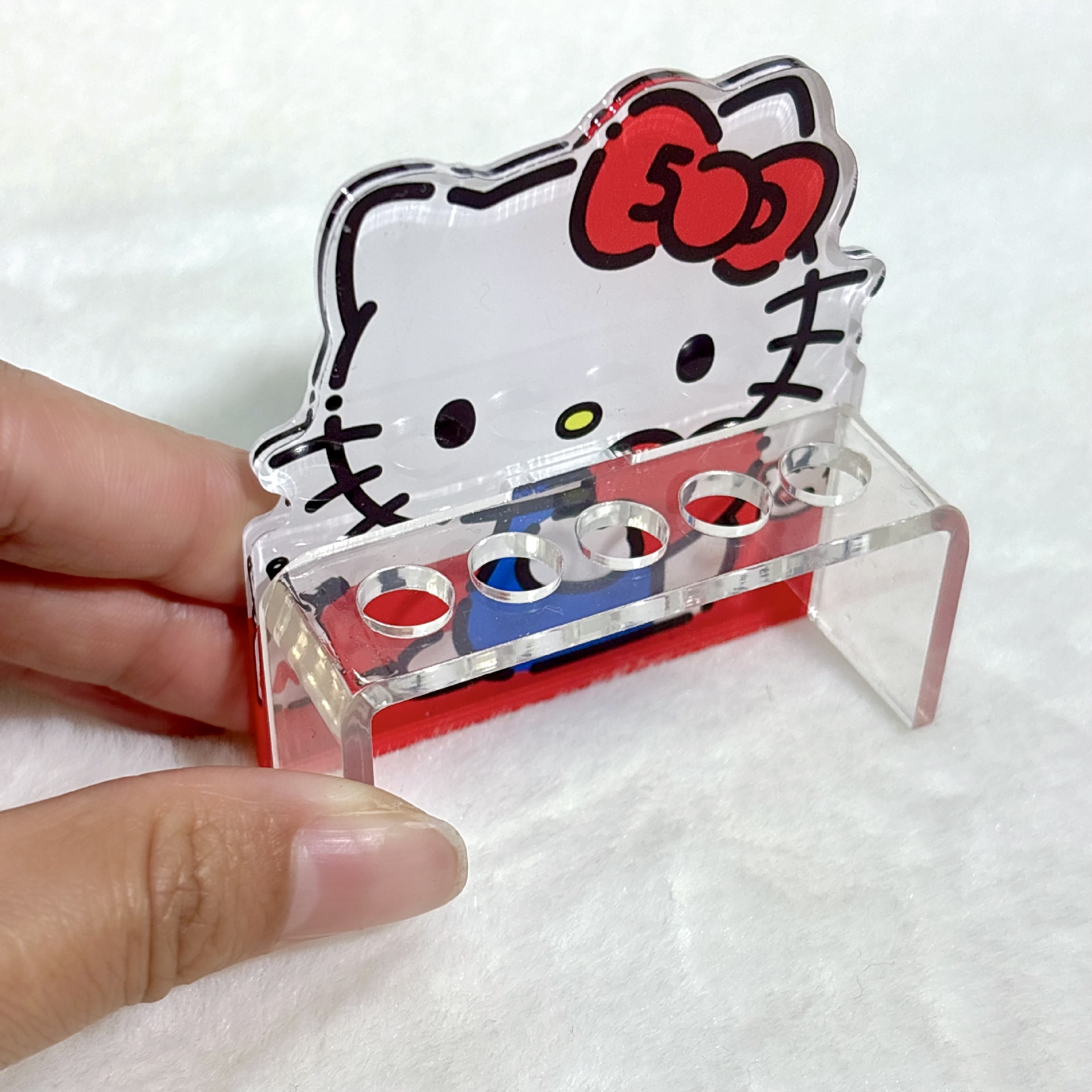 ที่วางโคนไอติมจิ๋วคิตตี้สีแดงอุปกรณ์ตกแต่งบ้านตุ๊กตาจิ๋ว บ้านเค้ก บ้านขนม อุปกรณ์ตกแต่งบ้าน วัสดุอะครีลิค ชั้นวางไอศกรีมโคนเล็ก