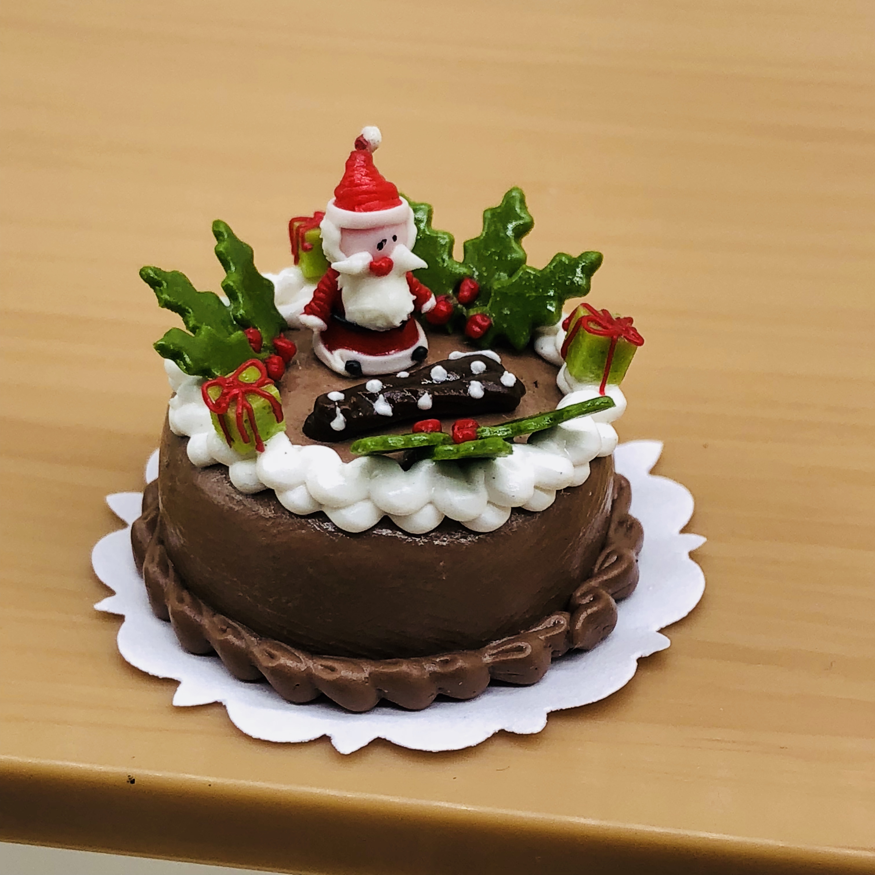 Miniature Cake Christmas Design
