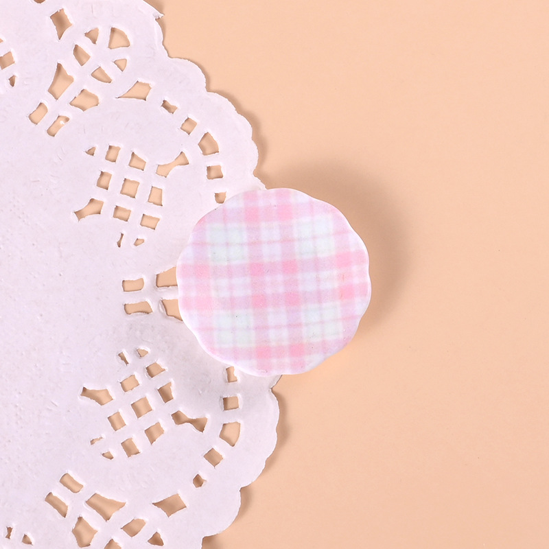 จานจิ๋วลายใหม่น่ารักการ์ตูนจานลายสก๊อตจิ๋วบ้านเล่นเด็ก DIY เรซินอุปกรณ์ DIY ทำด้วยมือสำหรับนำไปตกแต่งบ้านจิ๋ว ร้านอาหารจิ๋วบ้านตุ๊กตา