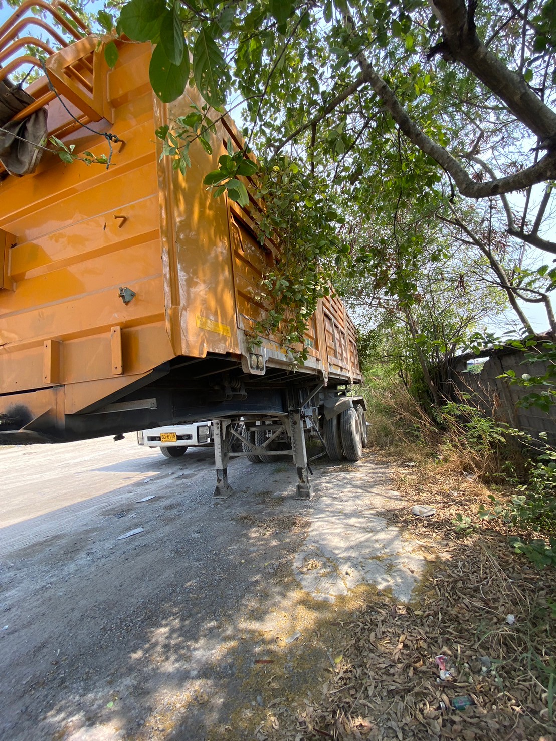 หางเซมิดั้ม2เพลา10น้อตปี2559สภาพพร้อมใช้ 380000