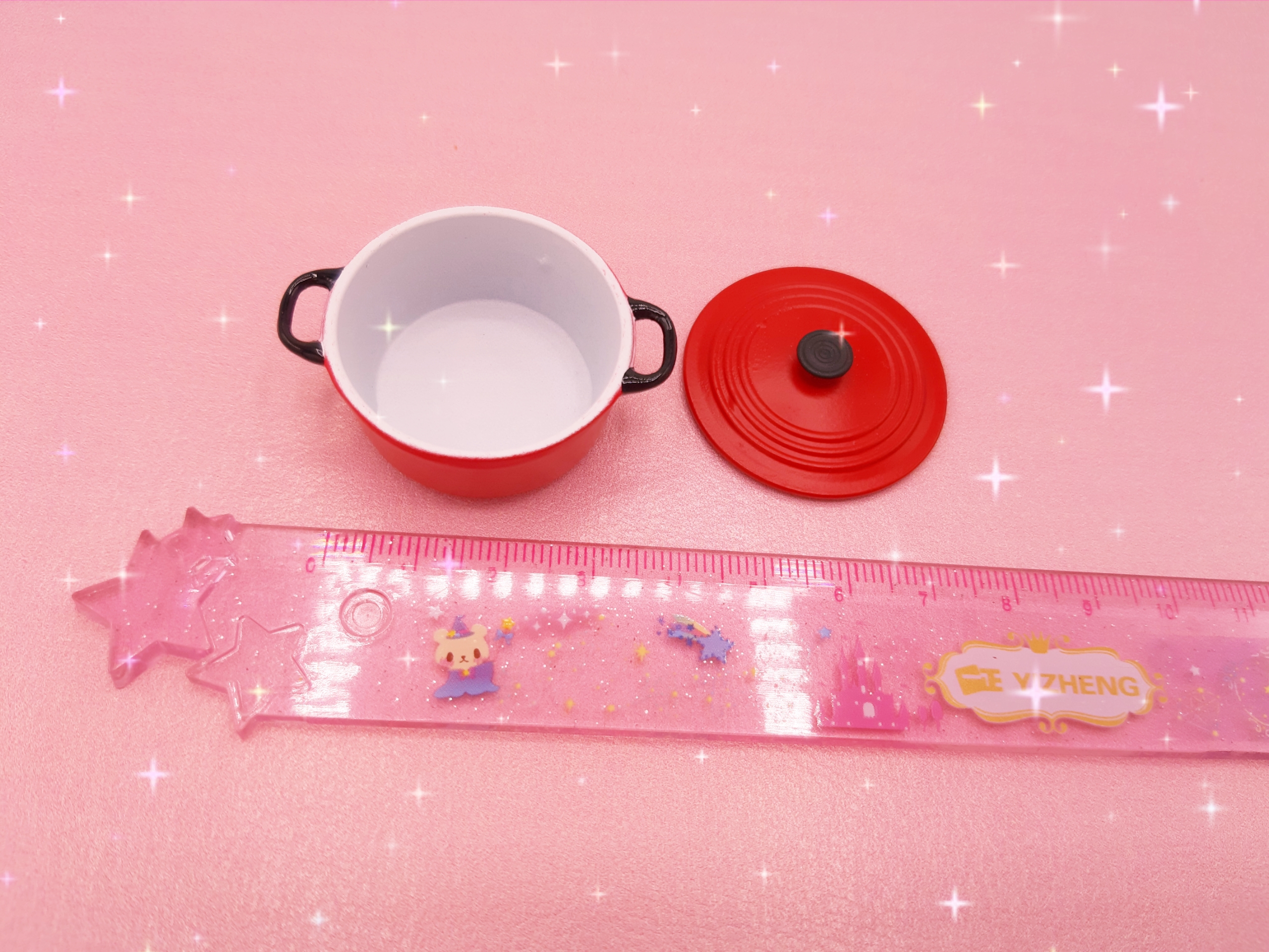 หม้อจิ๋วสีแดงสำหรับนักสะสมของจิ๋วและผู้ประดิษฐ์ดินปั้นจิ๋วจากดินไทย ดินเกาหลี