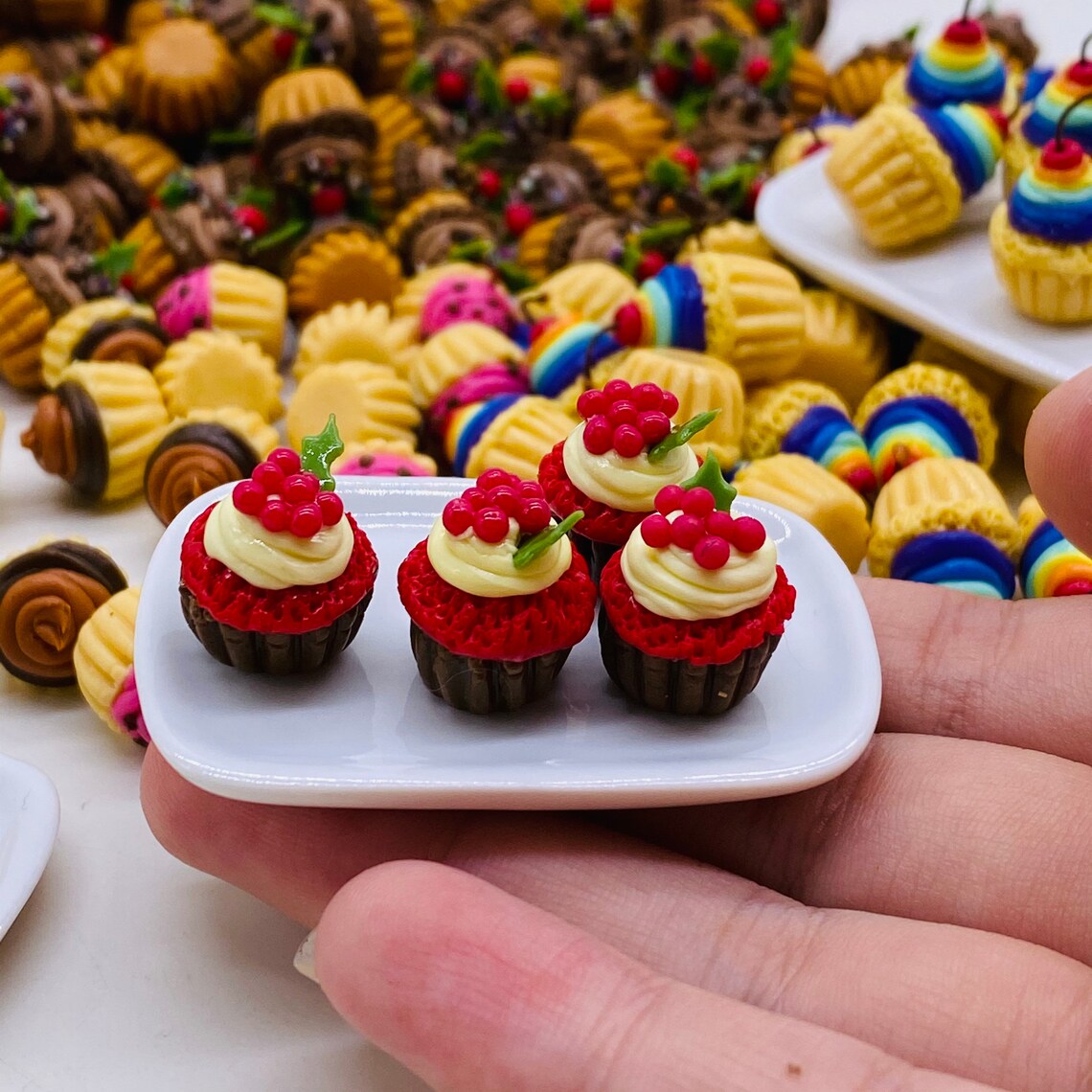 10 pieces Miniature Cupcake