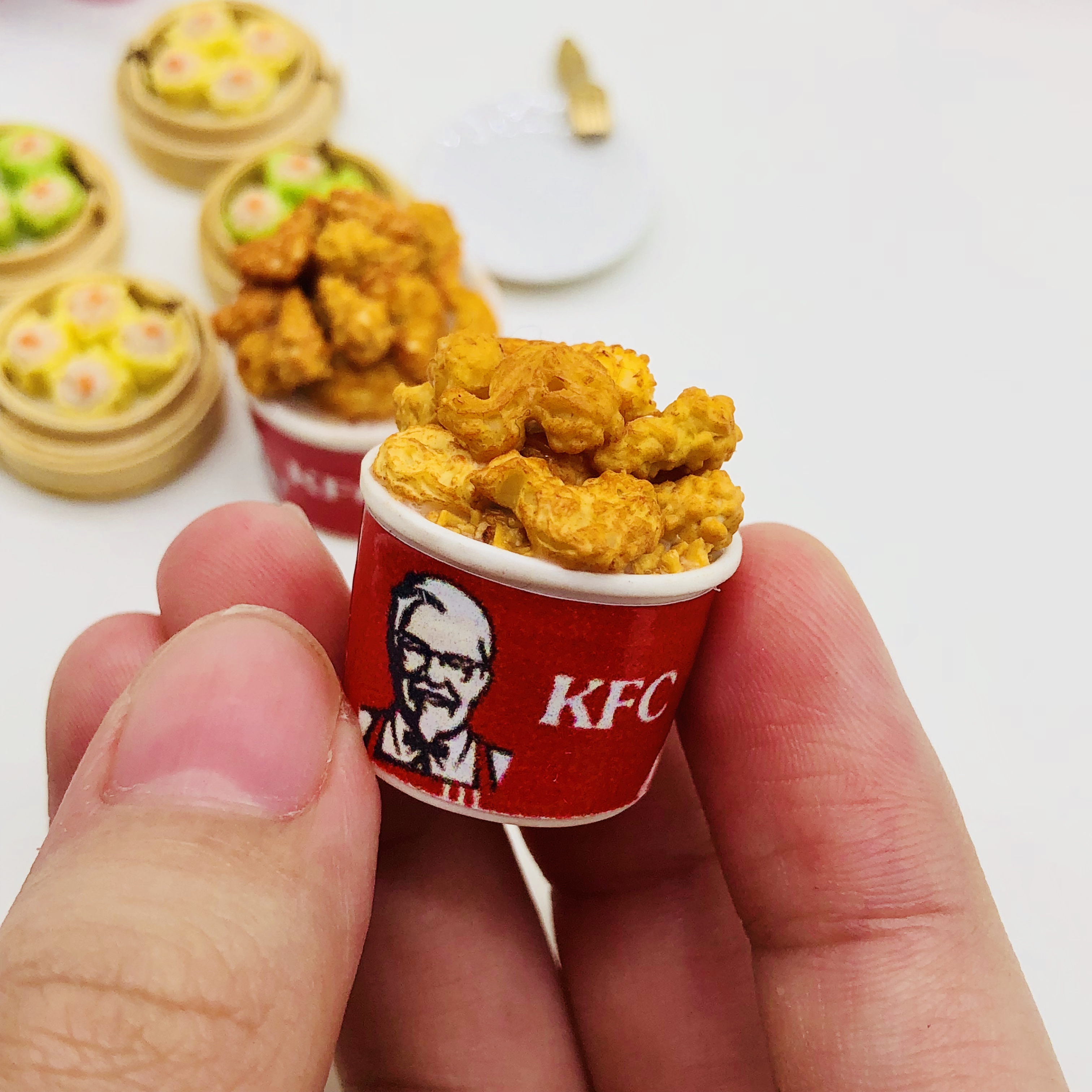 ไก่ทอดในถัง KFC จิ๋ว