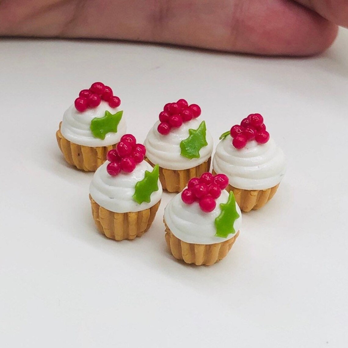 10 pieces Miniature Cupcake (Fake Food) ทำจากดินปั้น อาหารปลอม ขนมปลอม