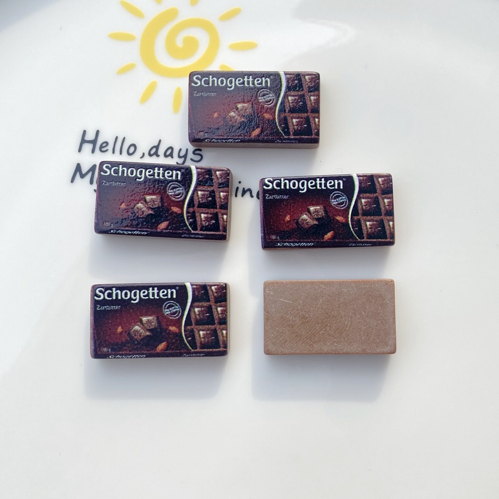 ขนมเรซิ่นจิ๋วคละแบบ 1 เซตมี 6 ชิ้นเหมาะสำหรับนักสะสมของจิ๋วและนำไปเป็นพร๊อพน้องตุ๊กตา bjd