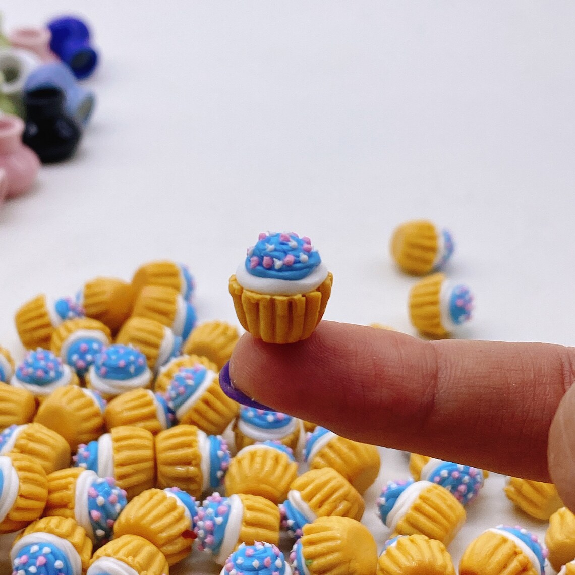 10 pieces Miniature Cupcake (Fake Food) ทำจากดินปั้น อาหารปลอม ขนมปลอม