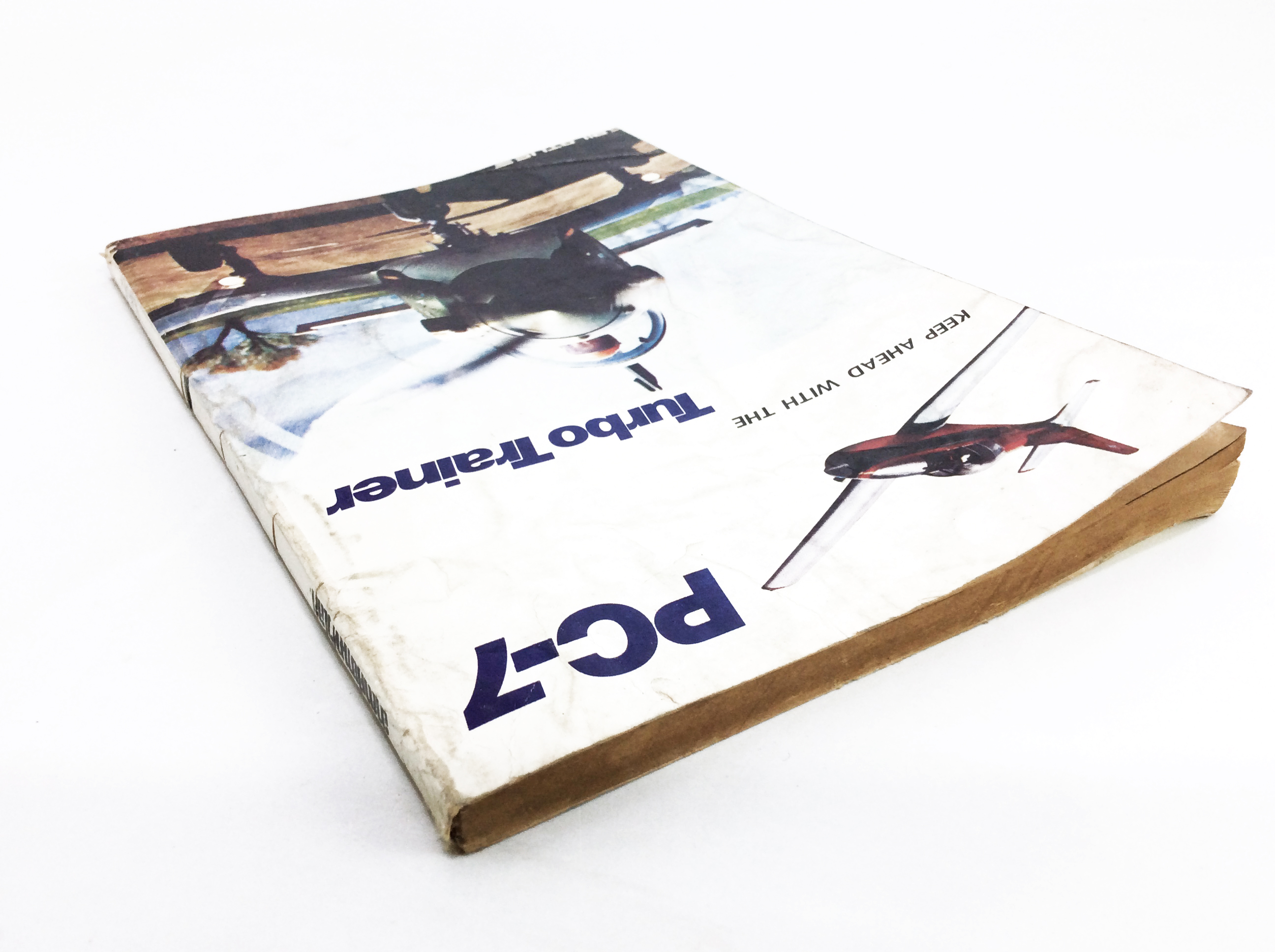 อากาศยานทั่วโลก เครื่องบินฝึก หนังสือเครื่องบิน หนังสือเก่า หนังสือหายาก หนังสือสะสม