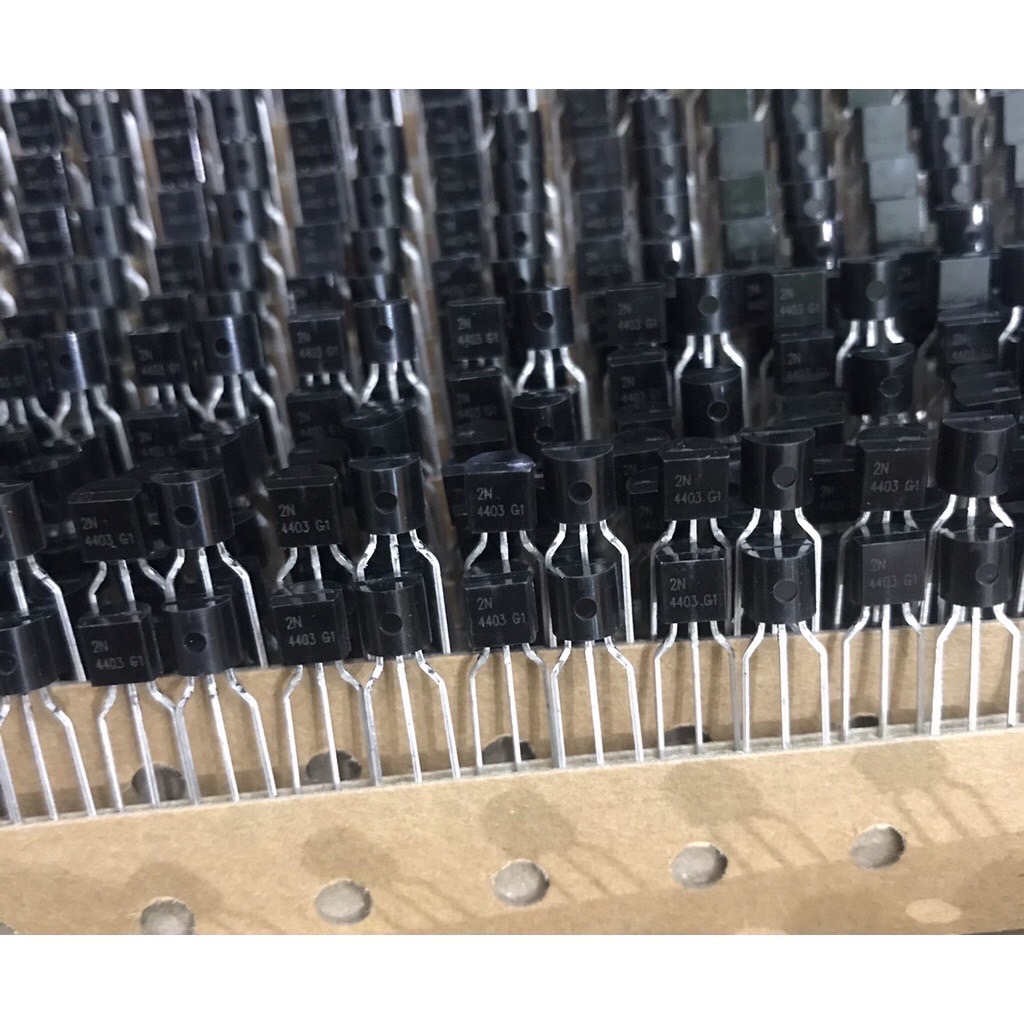 2N4403 TO-92定型脚 FSC (1ชุดมี10ตัว)