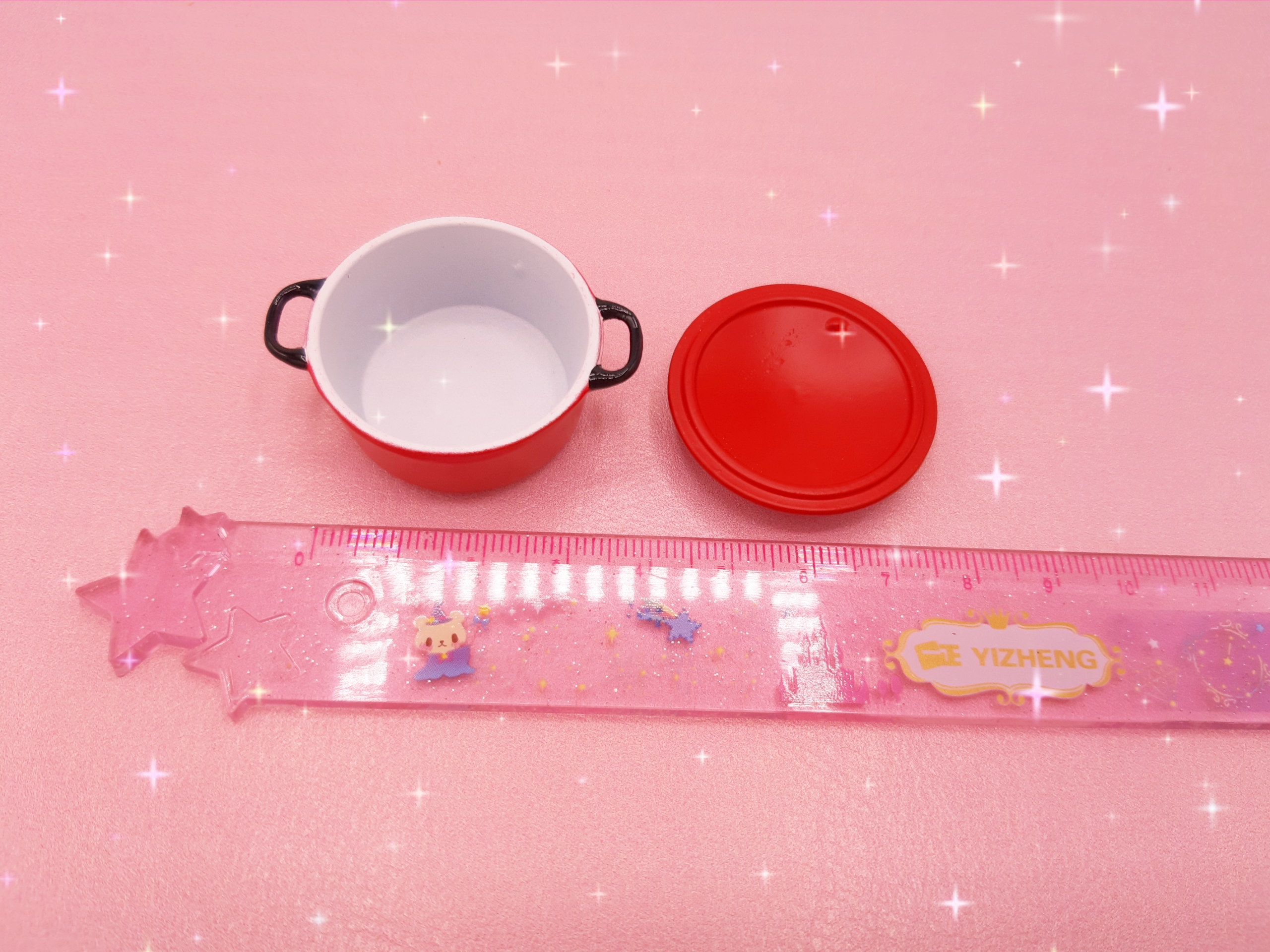 หม้อจิ๋วสีแดงสำหรับนักสะสมของจิ๋วและผู้ประดิษฐ์ดินปั้นจิ๋วจากดินไทย ดินเกาหลี