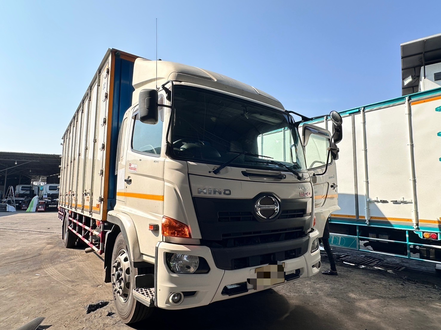10ล้อตู้ทึบ7.6ม.HINO VictorFL8J 260 ปี62ย.7.6ก.2.4ส.2.6ม. Pro1.65ล.