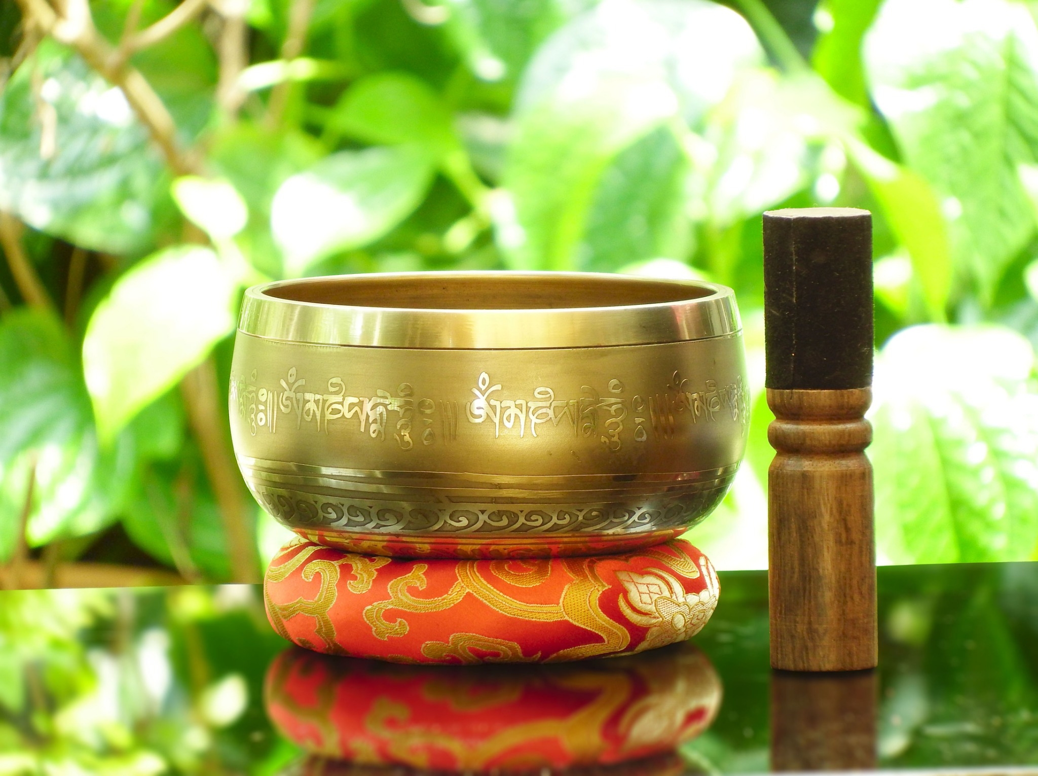 Tibetan Singing Bowl ขันทิเบต(ทองเหลือง) งานทำมือโดยช่างฝีมือชาวเนปาล (12.5 cm.)