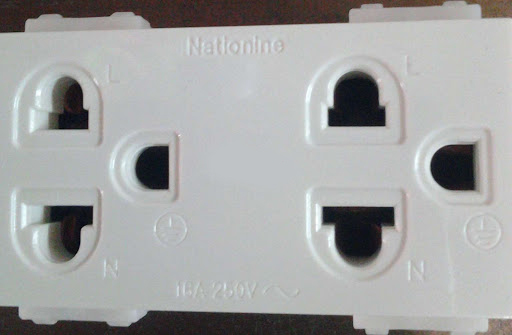 ปลั๊ก 2 ตา คู่ (Nationine)