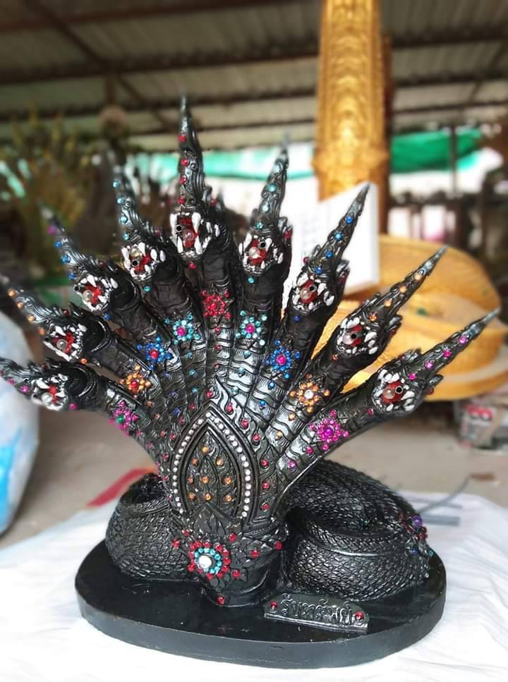 พญานาค 9 เศียร สีดำ รุ่นรับทรัพย์