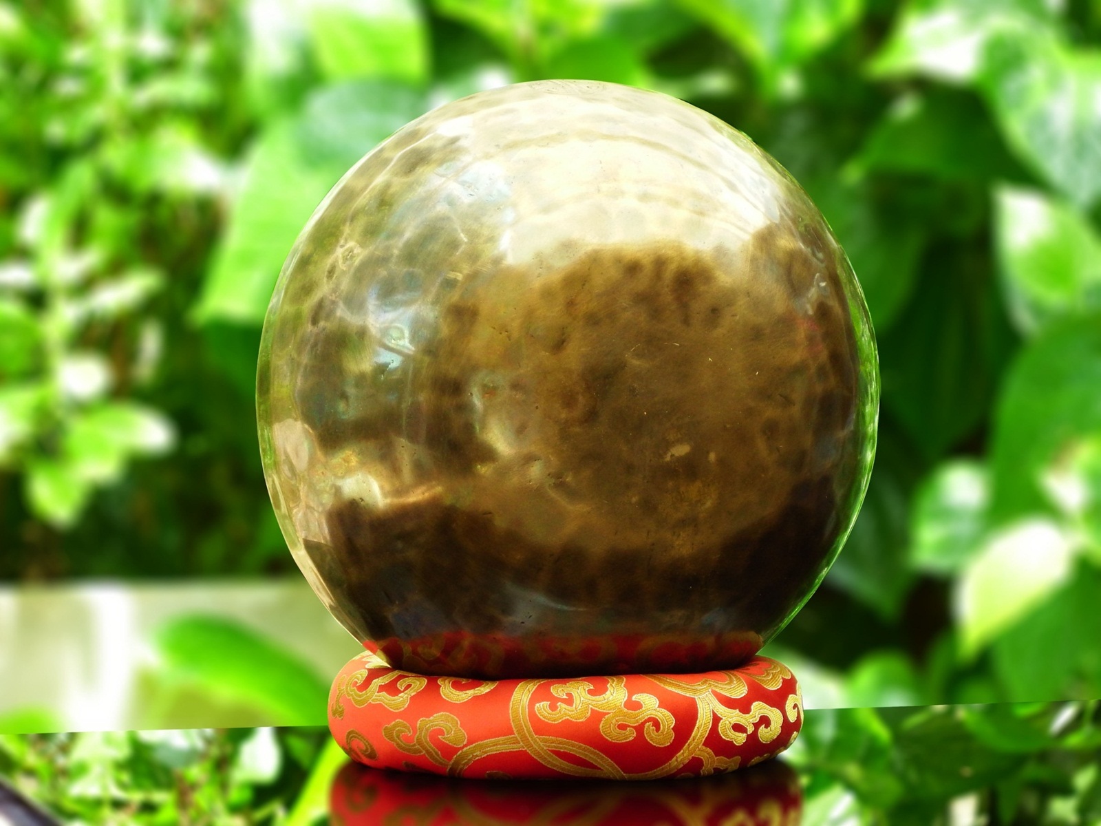 Tibetan Singing Bowl ขันทิเบต(ทองเหลือง) งานทำมือโดยช่างฝีมือชาวเนปาล (24 cm.)