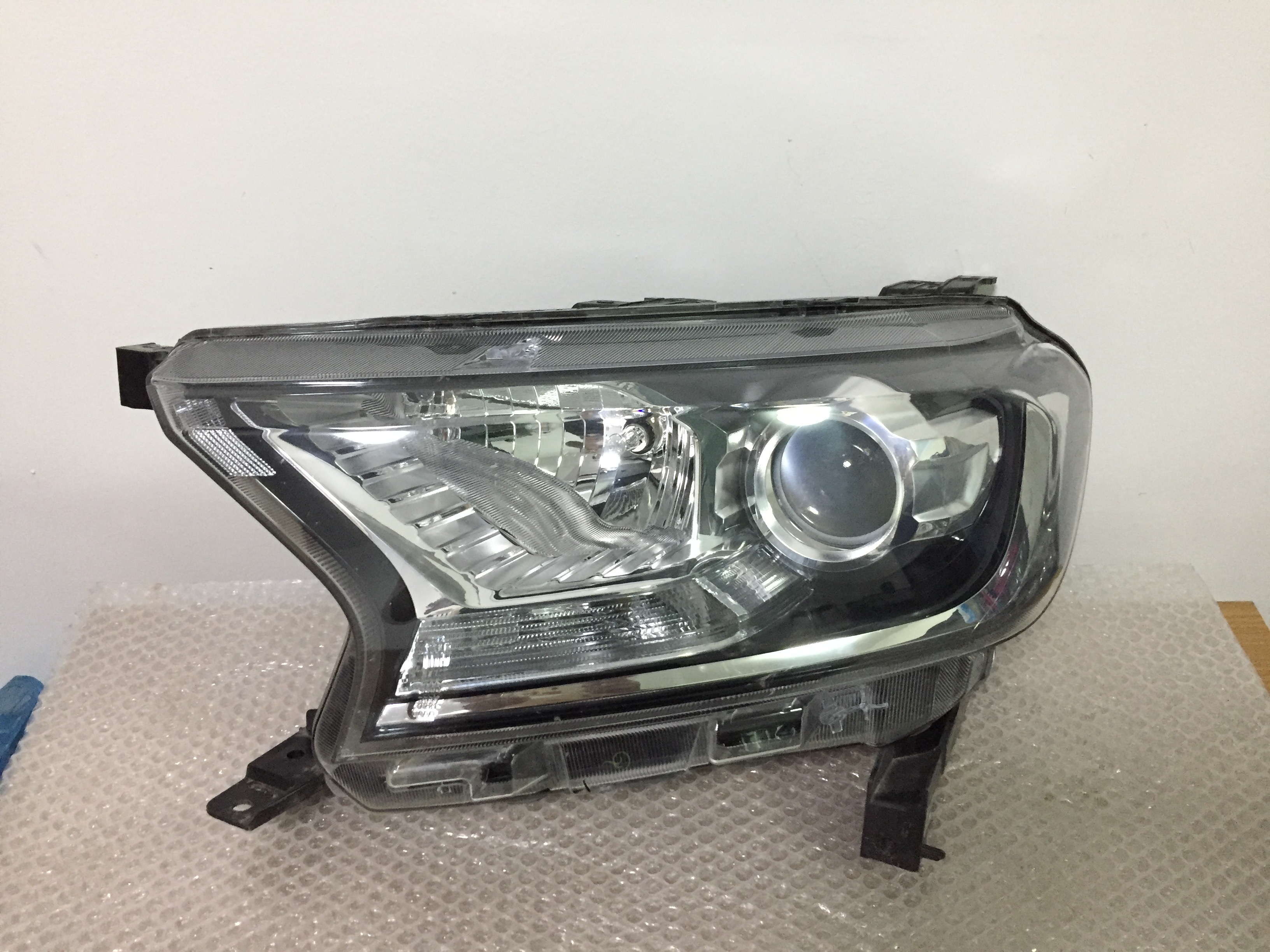 ไฟหน้า Ford Ranger 2015 - 2017 Projector ข้างซ้าย