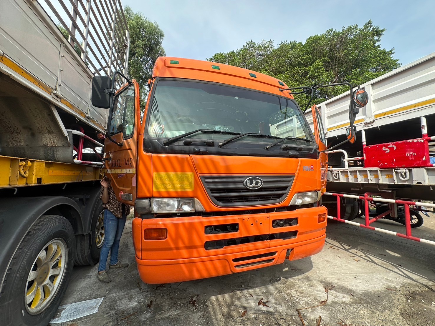 10ล้อหัวลากนิสสันยูดี 320 แรงม้าปี2547ตามสภาพหรือเก็บงาน480000-700000 💥2คัน💥 480,000สดคันB