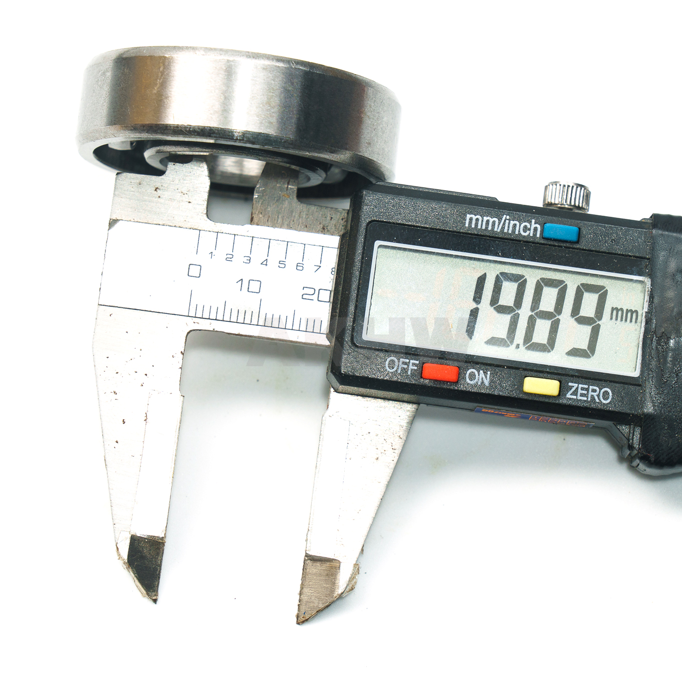 ลูกปืนล้อรถเข็น ยี่ห้อ S.N.S. รุ่น NO.6204 [ขายปลีกส่ง]