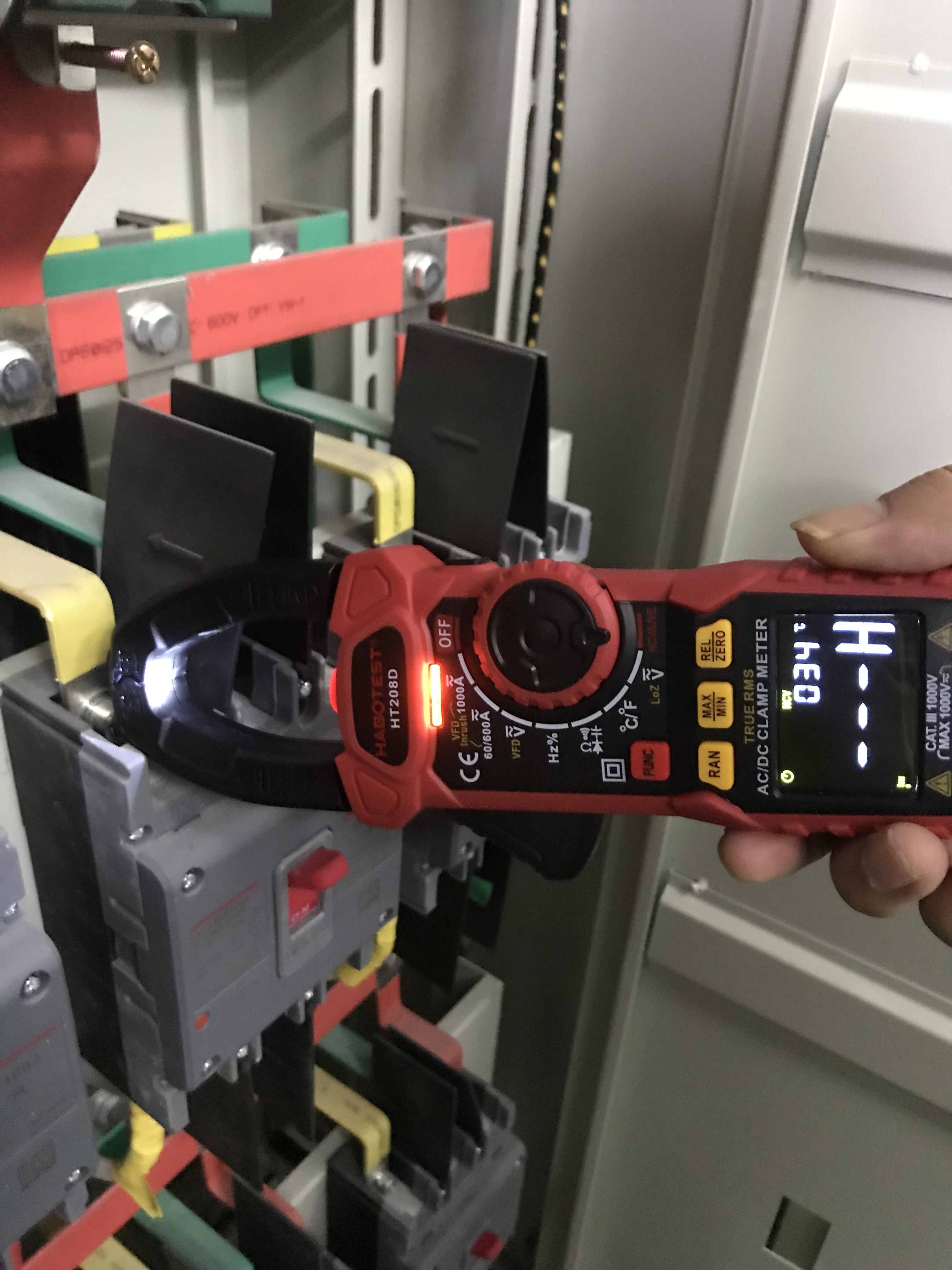 HT208A Digital Clamp Meter AC Current Voltage Resistance Continuity Measuring Tester