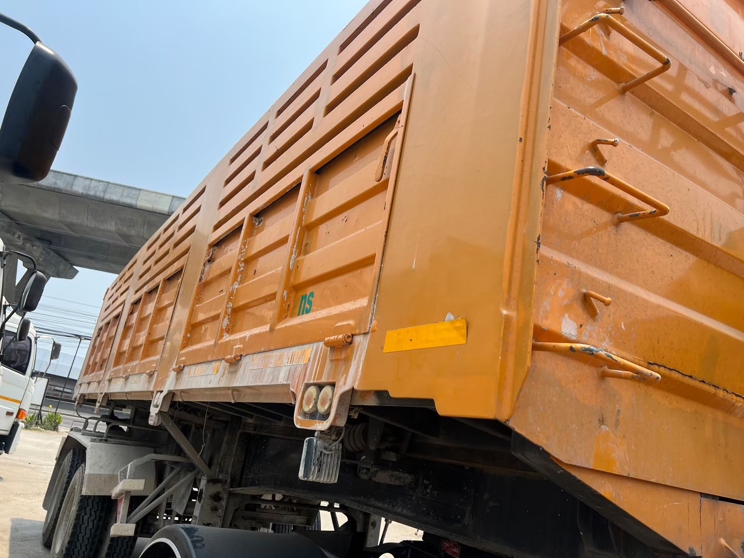 หางเซมิดั้ม2เพลา10น้อตปี2559สภาพพร้อมใช้ 380000