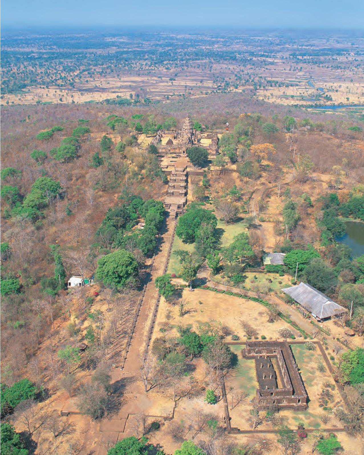ภาพถ่ายทางอากาศ ๗ ปราสาทหิน มหัศจรรย์แห่งอีสาน (หนังสือคืนจากร้านค้า สภาพ 70% มีตำหนิ)