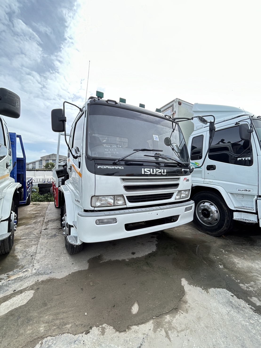 6ล้อเครนอีซูซุ.isuzu FTR200แรง ISUZU MAXLOAD ปี2549 ติดเฮี๊ยบพับ3ตันยางใหม่780,000บ.Pro750,000บ.