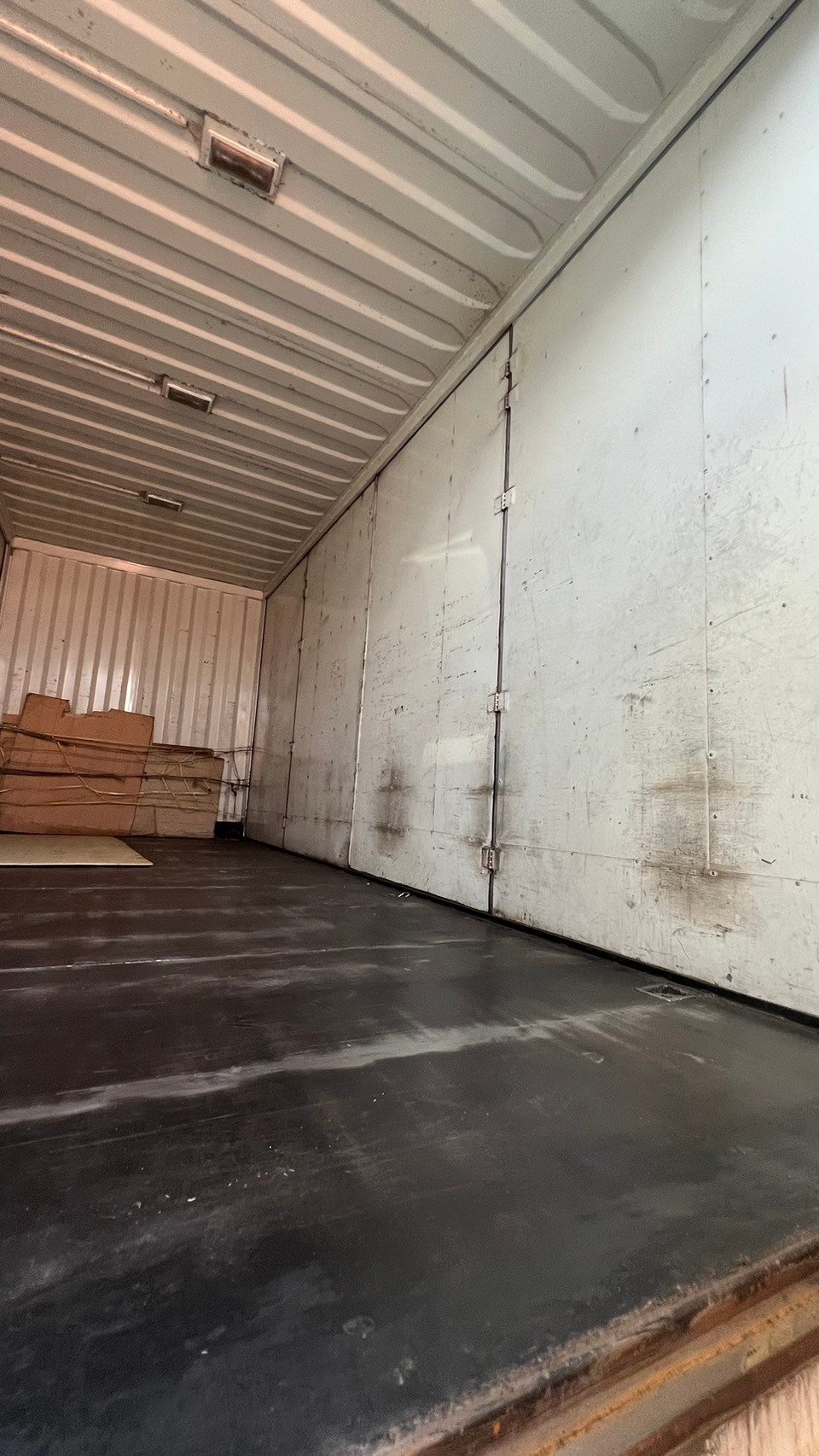 10ล้อตู้ทึบ10บาน6.2ม.NISSANนิสสันยูดี 254 แรงม้าปี48ตามสภาพ350,000บ4091มี3คัน(A)